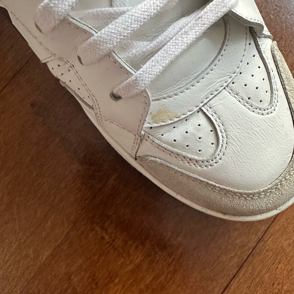 Christian Dior  White Leather Sneakers with Black Stars - Picture 4 of 4